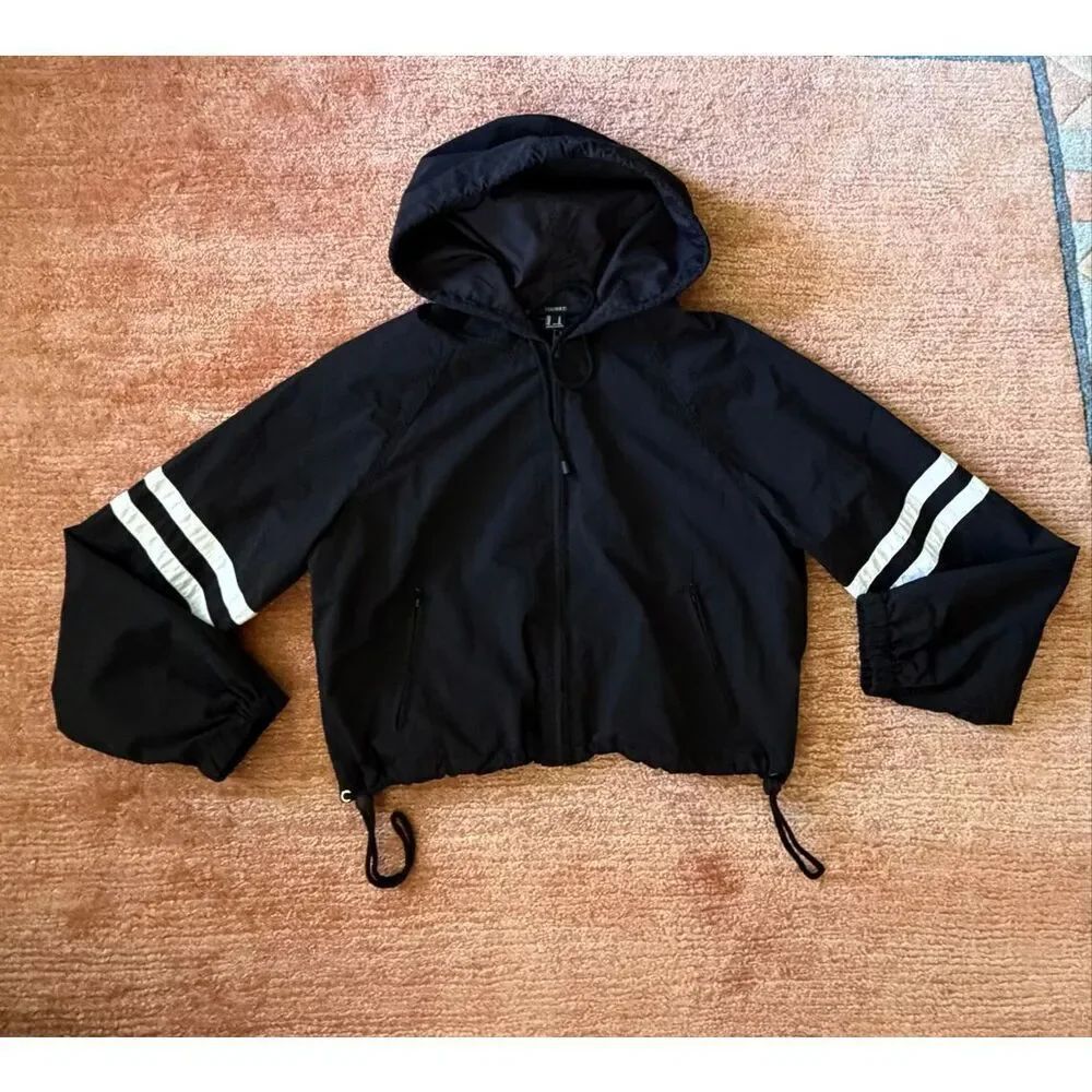 Forever 21 Black Cropped Hooded Windbreaker Jacket Size M